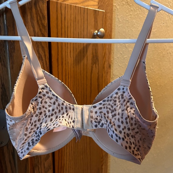 Neutral Animal Print Bra Victoria Secret 34DDD - Picture 2 of 3